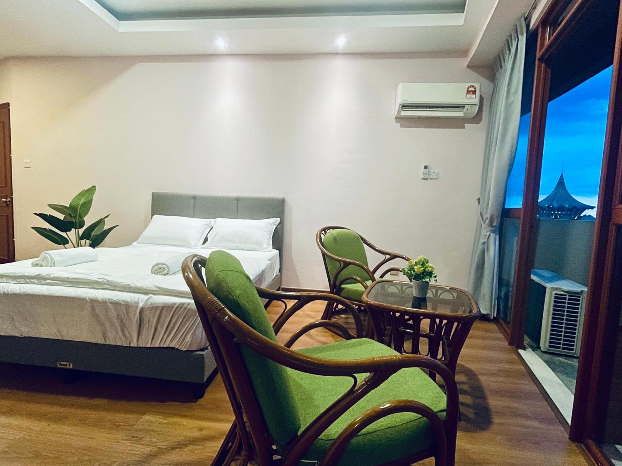 Kuching City Center Riverbank Suites With Marvelous River View Exterior photo